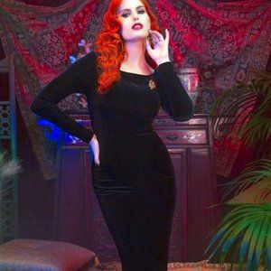 Pinup Girl Clothing - Yardsale - XL Black Beatrix Gown